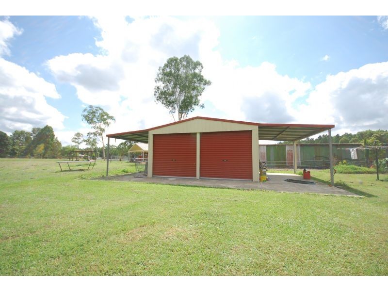 77 HARDWOOD RD, Landsborough QLD 4550