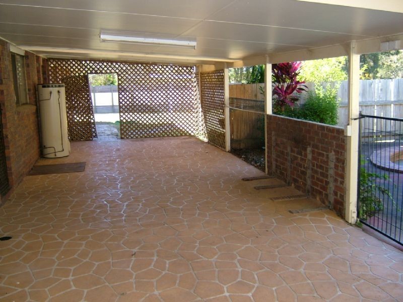 18 GATTERA RD, Landsborough QLD 4550