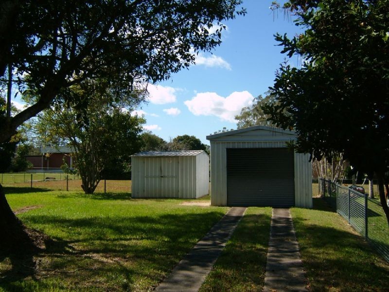 8 RAILWAY STREET, Landsborough QLD 4550