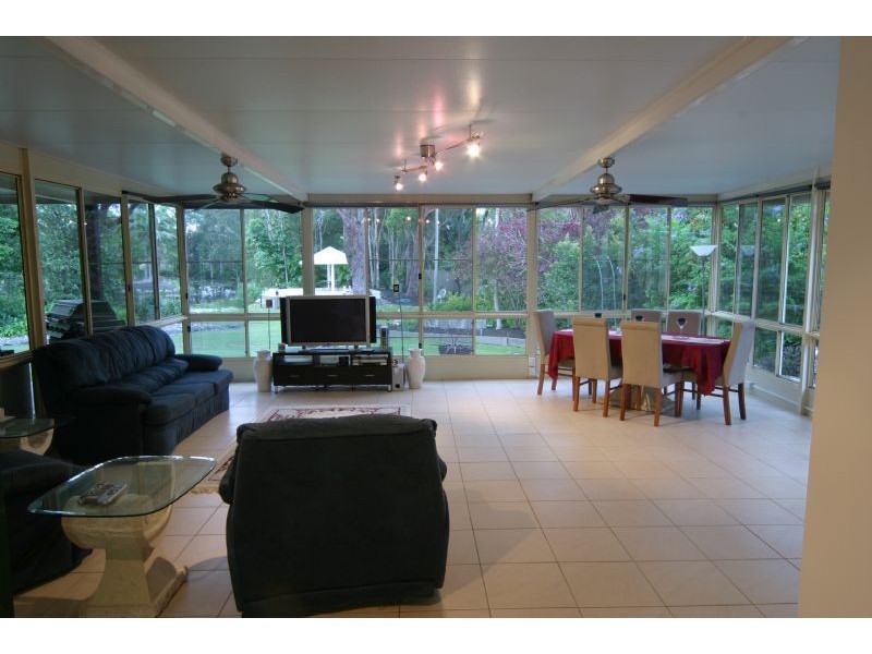 17 Rivers Road, Glass House Mountains QLD 4518