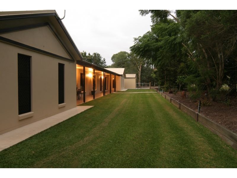 17 Rivers Road, Glass House Mountains QLD 4518