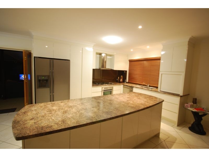 17 Rivers Road, Glass House Mountains QLD 4518
