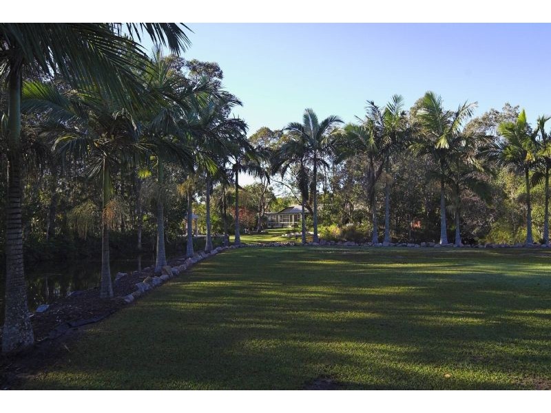 17 Rivers Road, Glass House Mountains QLD 4518