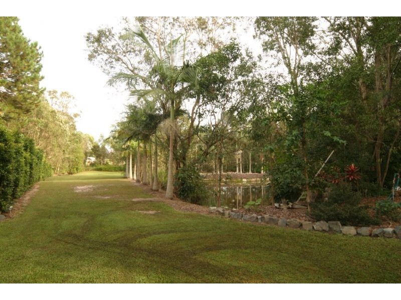 17 Rivers Road, Glass House Mountains QLD 4518