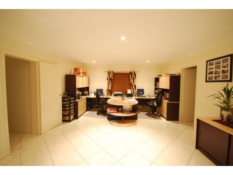 17 Rivers Road, Glass House Mountains QLD 4518