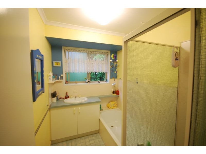 12 Montrose Street, Beerwah QLD 4519