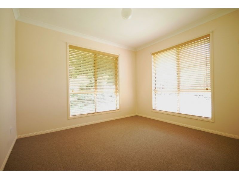 25 Cunningham Avenue, Landsborough QLD 4550
