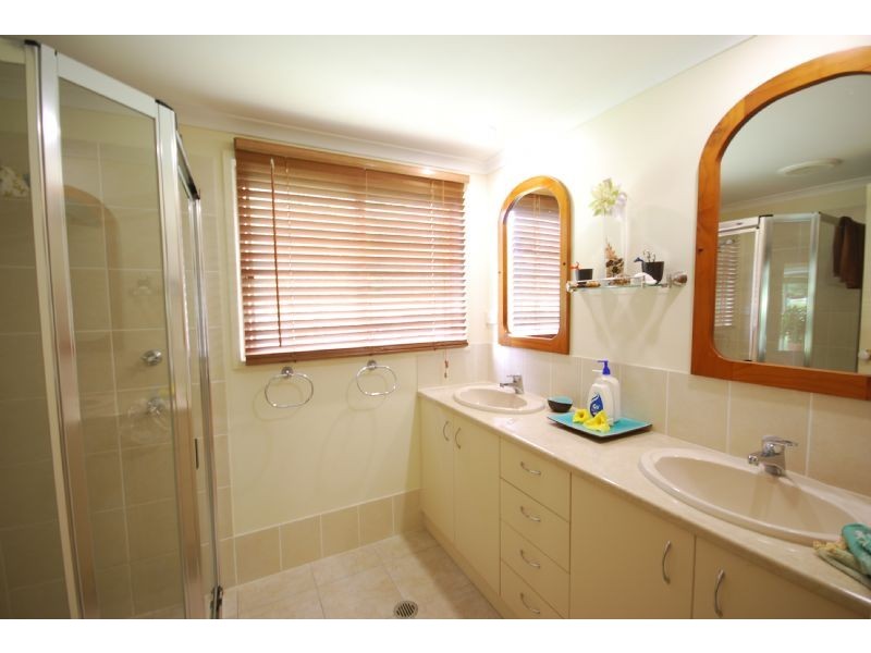 68 Mountain Vista Drive, Glass House Mountains QLD 4518