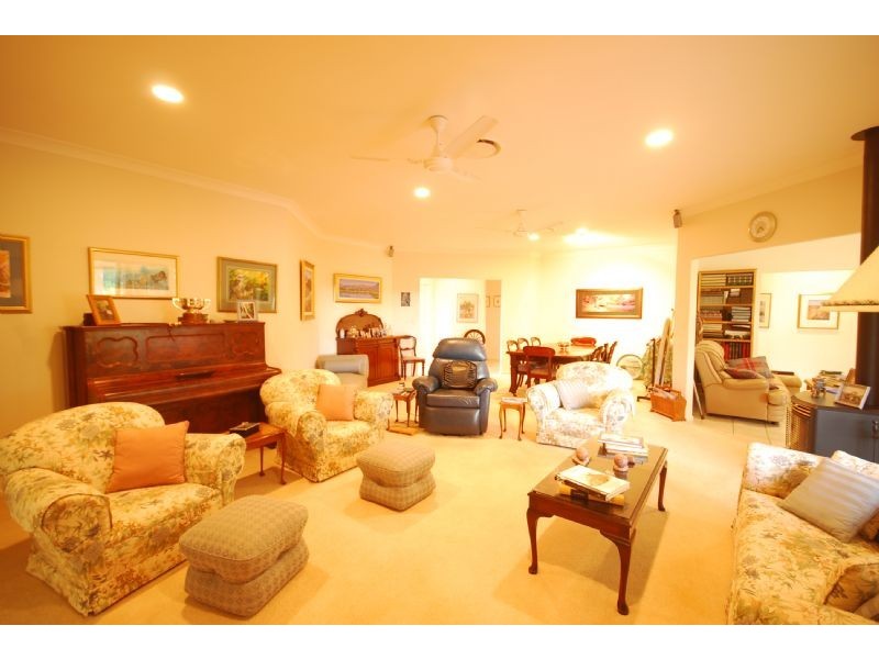 274 Mount Mellum road, Landsborough QLD 4550