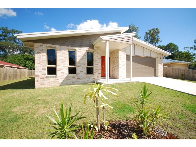 4 Dawn Court, Landsborough QLD 4550
