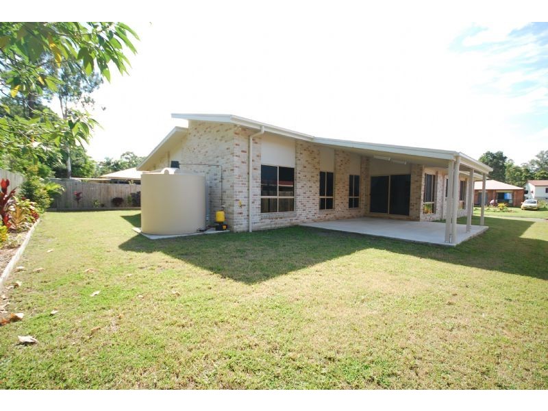 4 Dawn Court, Landsborough QLD 4550