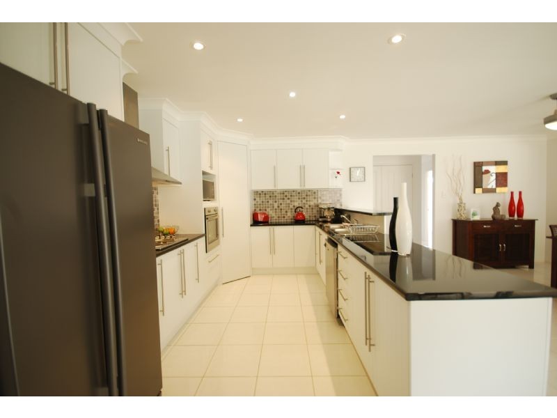 9 Santa Ana Court, Beerwah QLD 4519