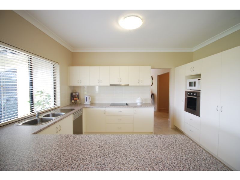 Glass House Mountains QLD 4518