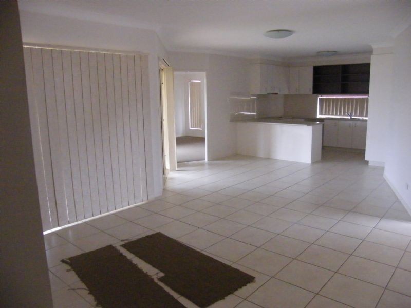 25 Usher Blvd, Beerwah QLD 4519
