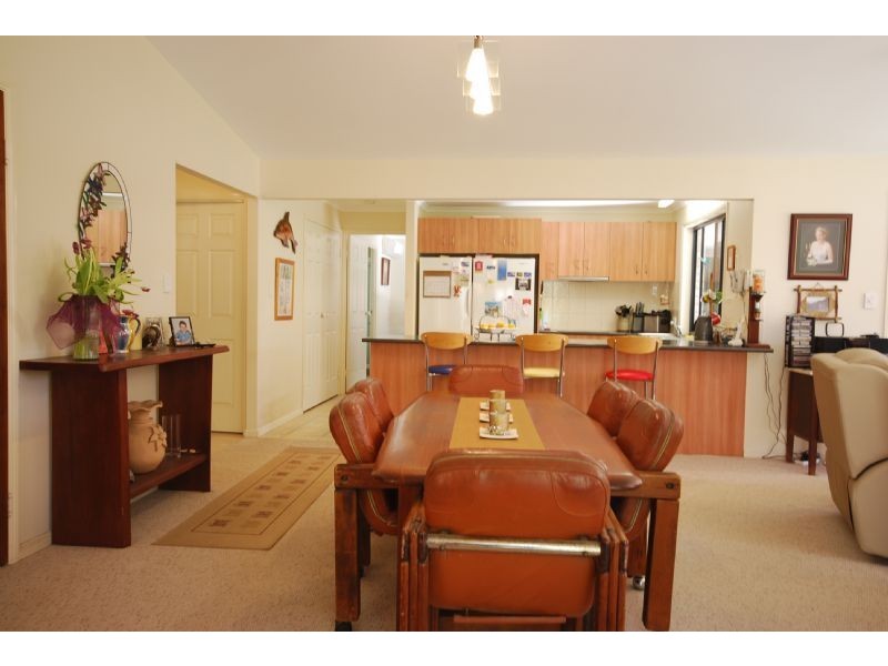 25 Whites, Landsborough QLD 4550
