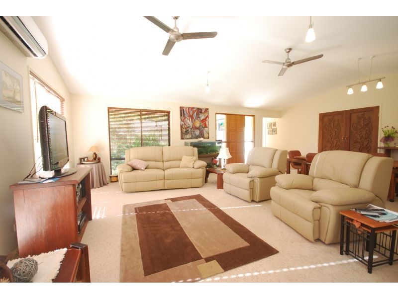 25 Whites, Landsborough QLD 4550