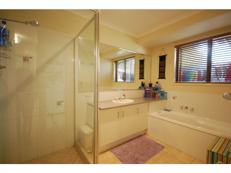 25 Whites, Landsborough QLD 4550