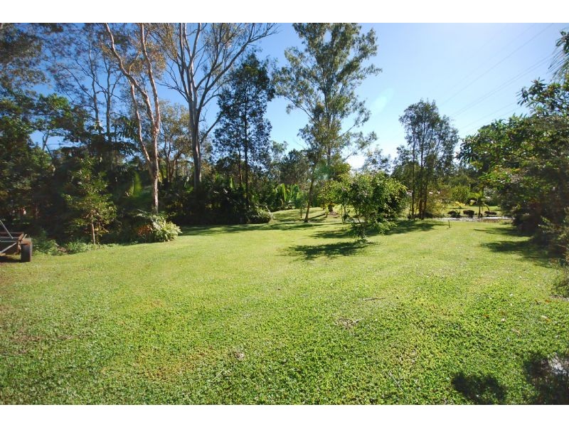 25 Whites, Landsborough QLD 4550
