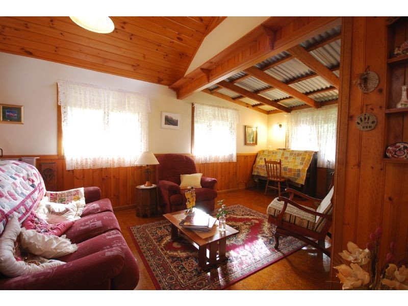 8 Calderwood, Landsborough QLD 4550