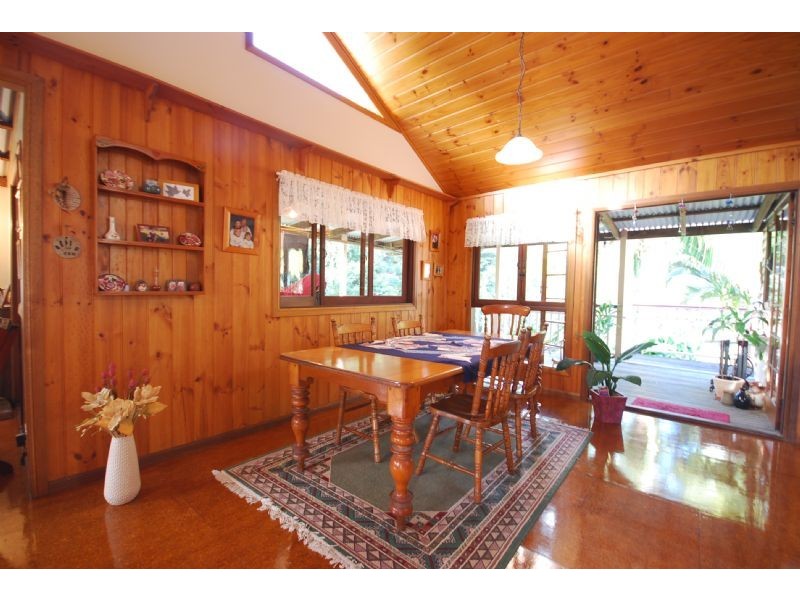 8 Calderwood, Landsborough QLD 4550