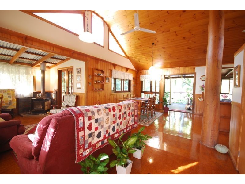 8 Calderwood, Landsborough QLD 4550