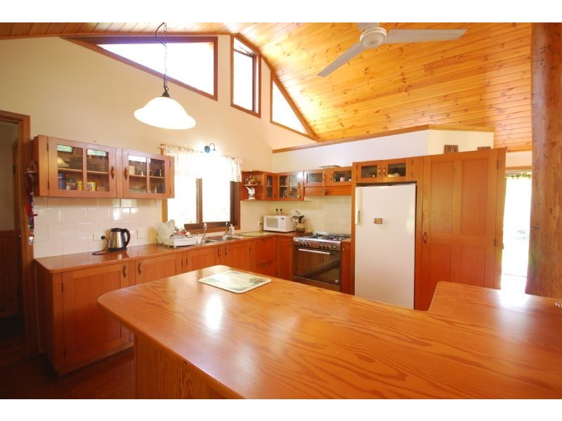 8 Calderwood, Landsborough QLD 4550