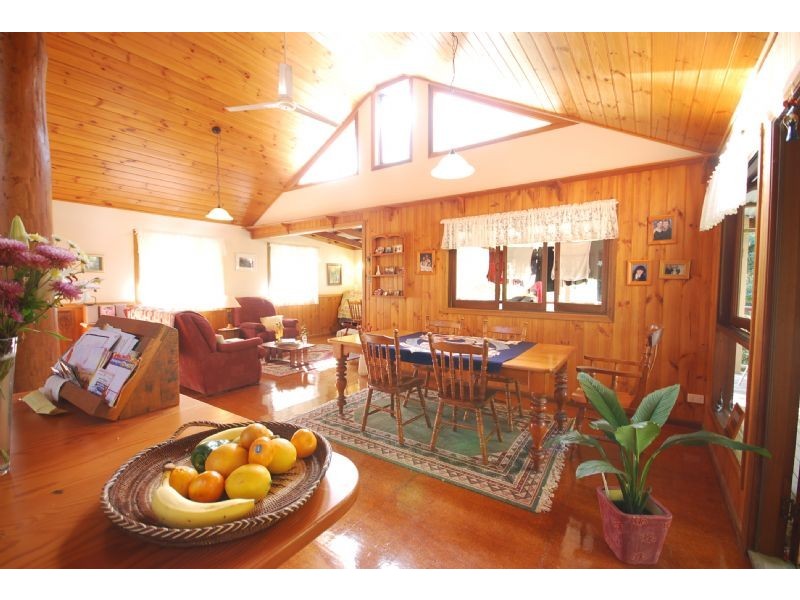 8 Calderwood, Landsborough QLD 4550