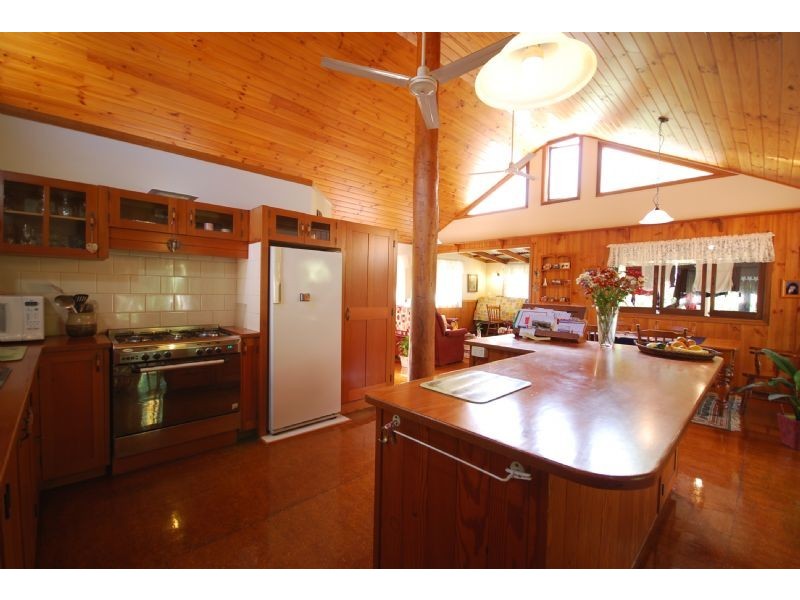 8 Calderwood, Landsborough QLD 4550