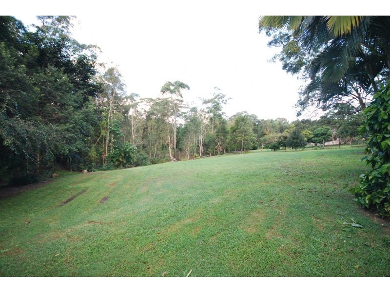 8 Calderwood, Landsborough QLD 4550