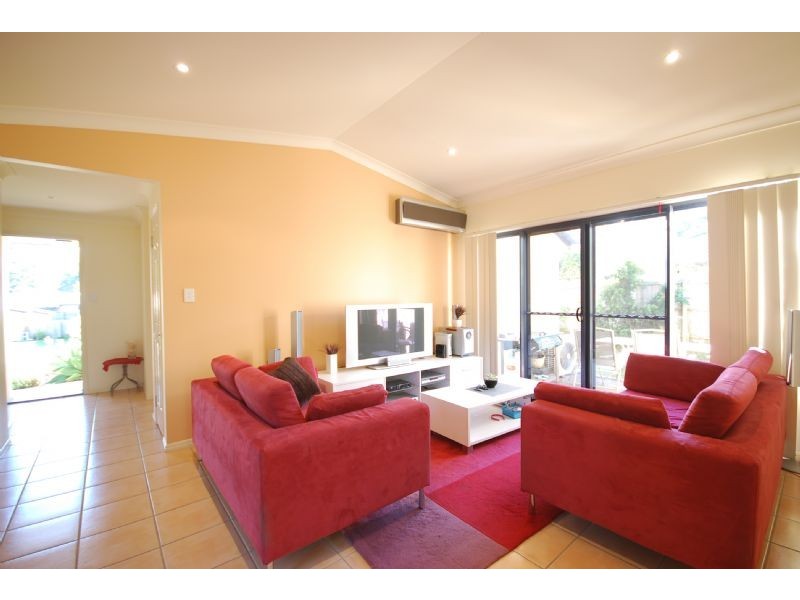 35 Tiverton Place, Landsborough QLD 4550