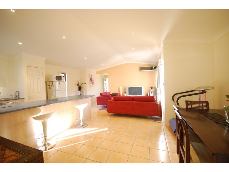 35 Tiverton Place, Landsborough QLD 4550