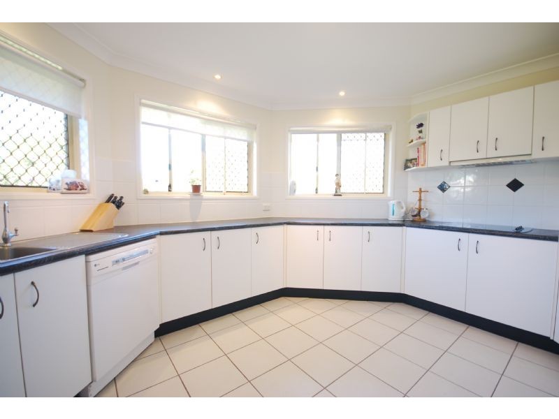 12 Tiverton Place, Landsborough QLD 4550