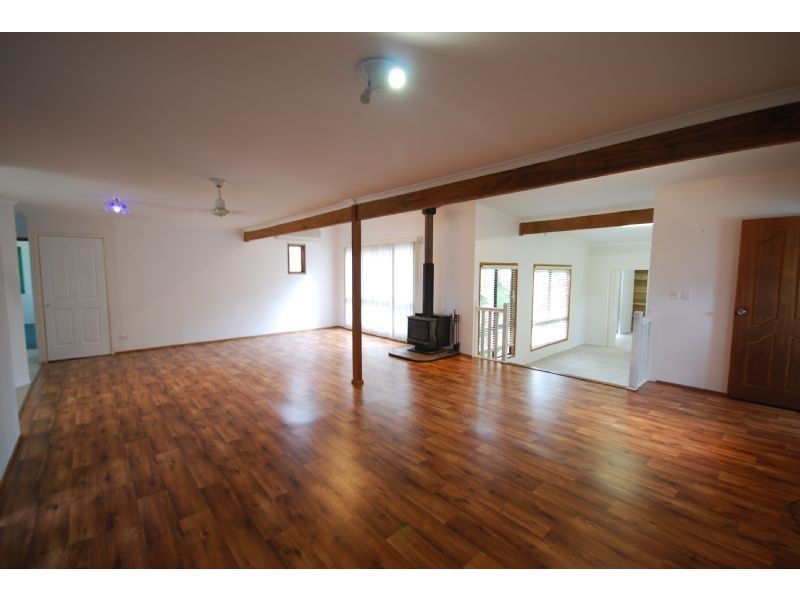 6A William, Landsborough QLD 4550