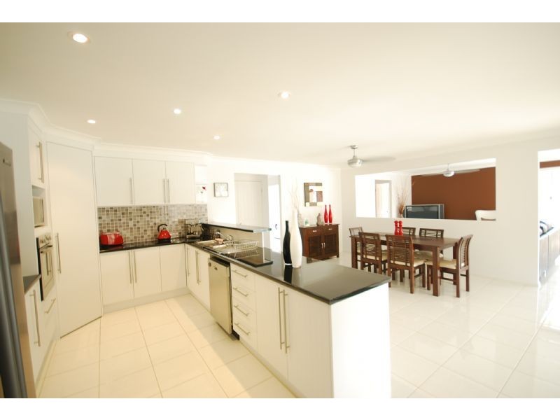 9 Santa Ana Court, Beerwah QLD 4519