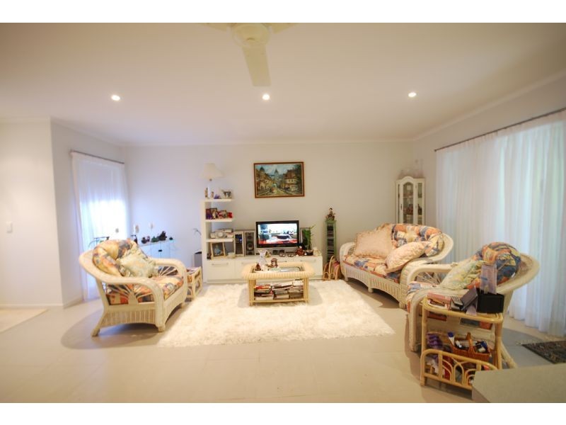 2/24-26 Coolamon Crescent, Beerwah QLD 4519