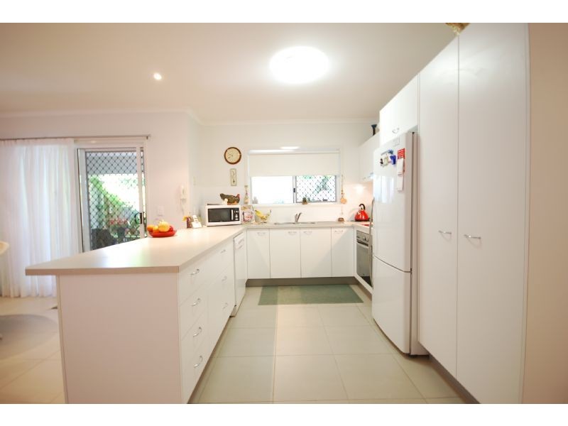 2/24-26 Coolamon Crescent, Beerwah QLD 4519