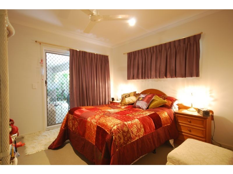 2/24-26 Coolamon Crescent, Beerwah QLD 4519