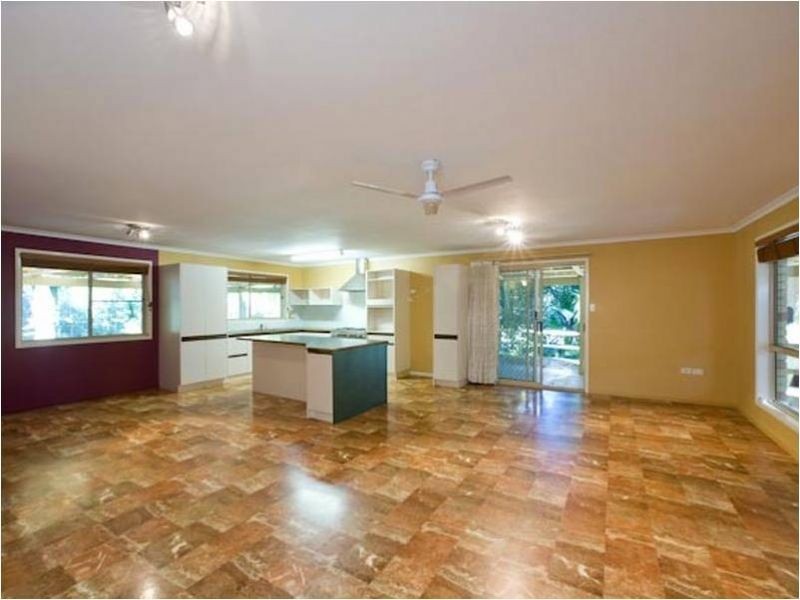 2 Jeffreys Road, Glass House Mountains QLD 4518