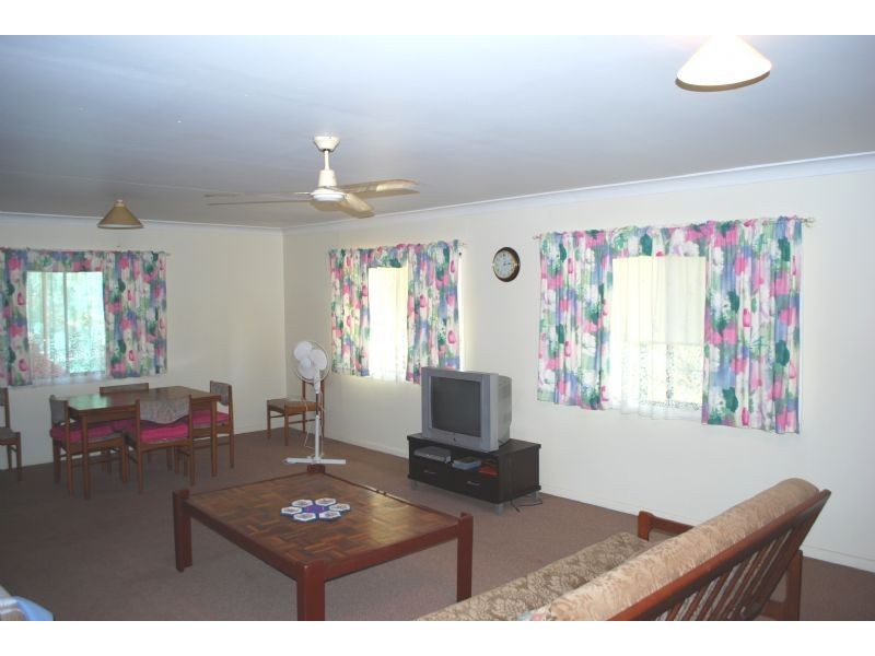 4 GREBER RD, Beerwah QLD 4519