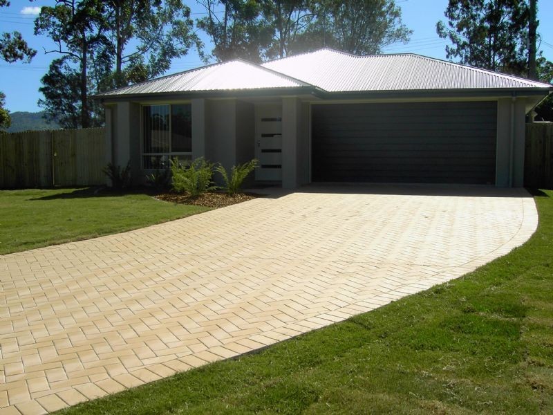 24 Bolwarra Crt, Beerwah QLD 4519