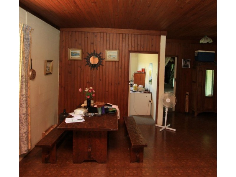 Glass House Mountains QLD 4518