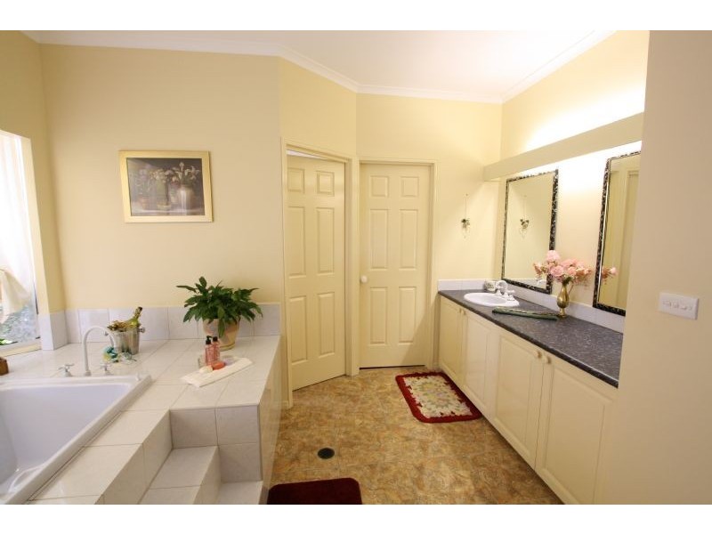 Glass House Mountains QLD 4518