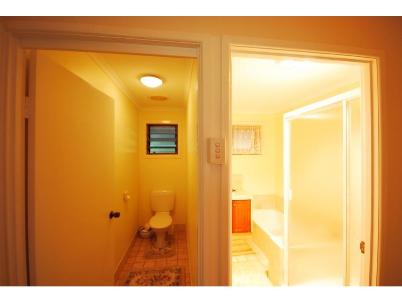 Glass House Mountains QLD 4518