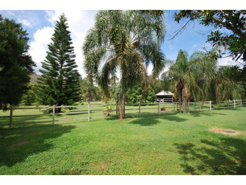 Glass House Mountains QLD 4518