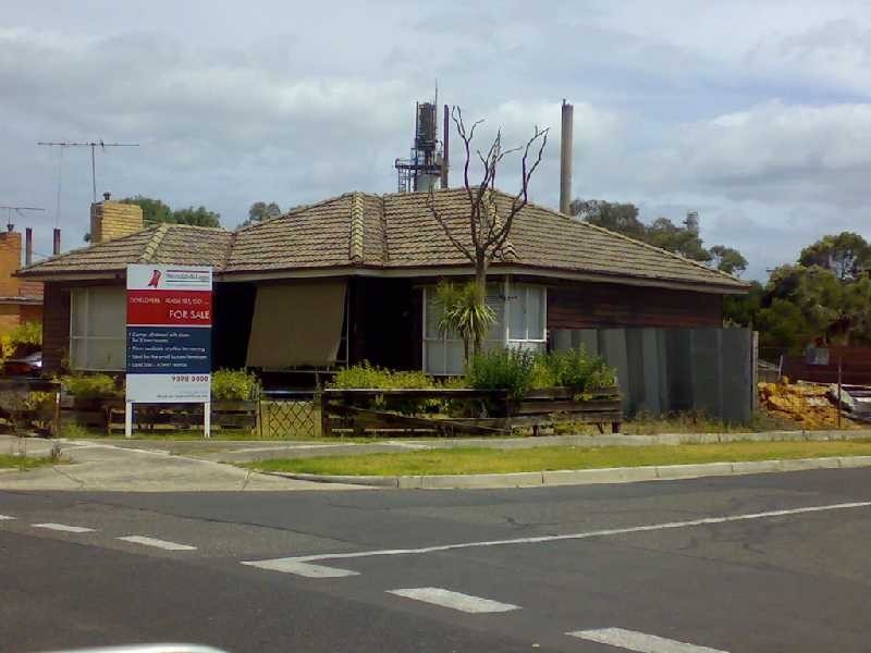 17 Paproth Grove, Altona North VIC 3025