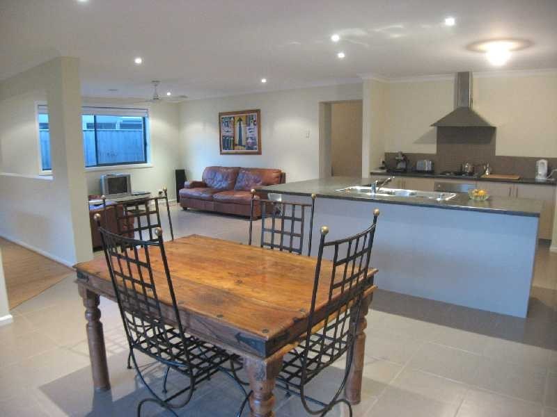 4 Holly Drive, Point Cook VIC 3030