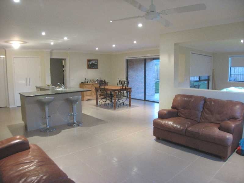 4 Holly Drive, Point Cook VIC 3030