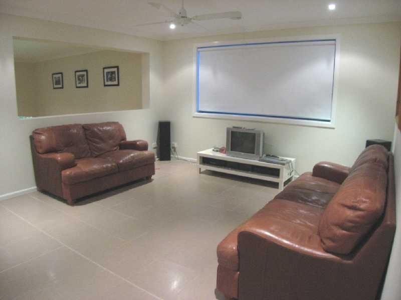 4 Holly Drive, Point Cook VIC 3030