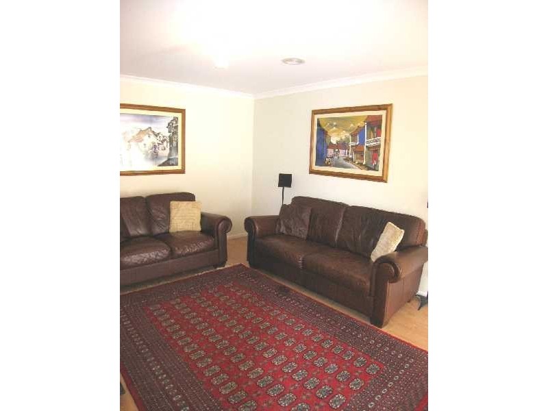 4 Holly Drive, Point Cook VIC 3030