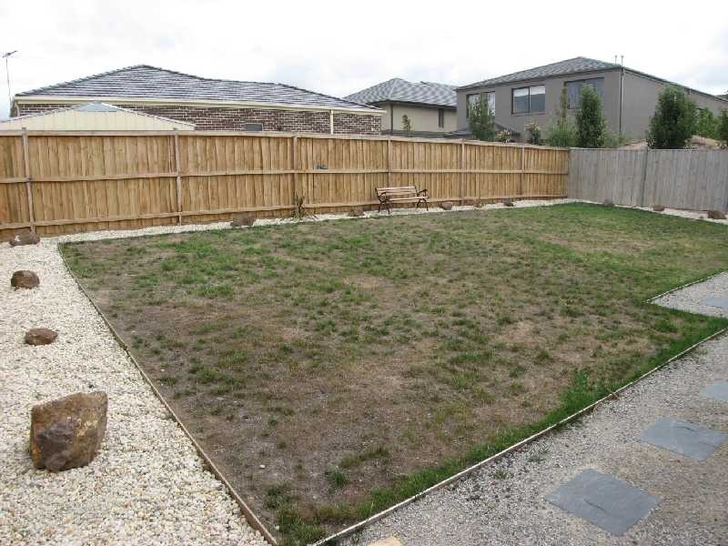 4 Holly Drive, Point Cook VIC 3030